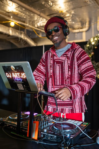 Gallery photo 3 of DJ ARTis