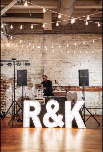 Gallery photo 1 of DJ B-Eley