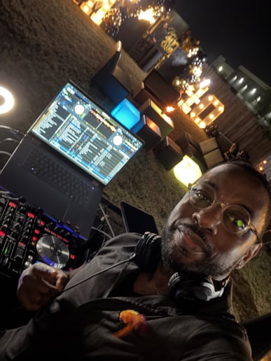 Gallery photo 2 of DJ BeeRyte