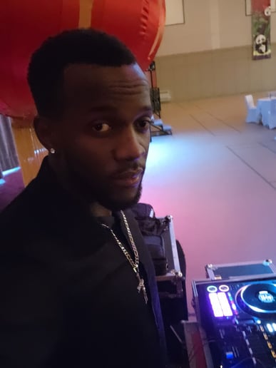 Gallery photo 4 of Dj bello
