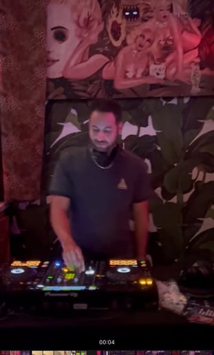 Gallery photo 2 of DJ Benny V