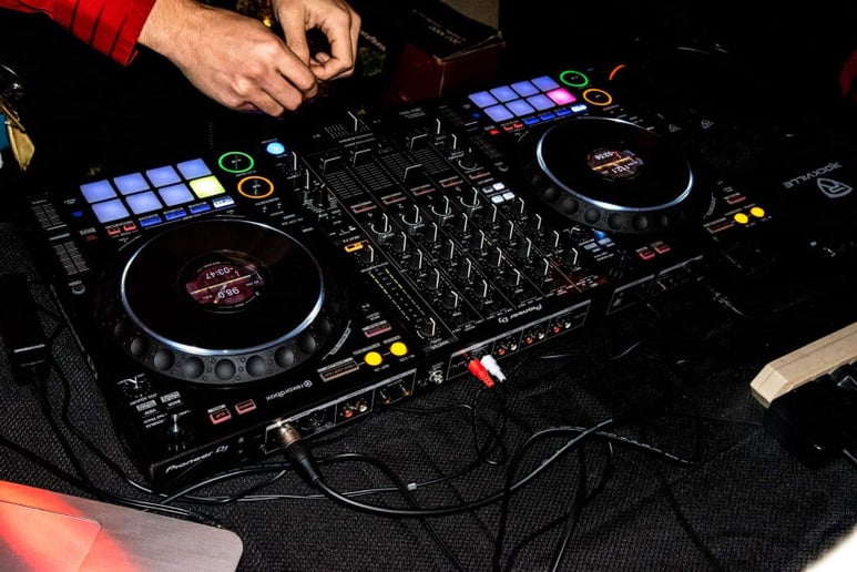 Gallery photo 1 of Dj Berasi