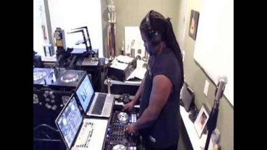 Gallery photo 3 of DJ Big Mo Little
