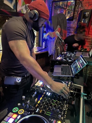 Gallery photo 5 of Dj Bleu lallama