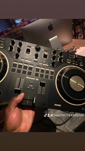 Gallery photo 6 of Dj Blue