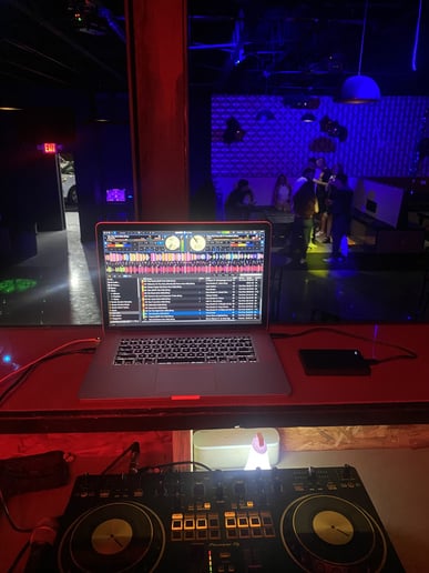 Gallery photo 5 of Dj Blue