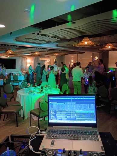Gallery photo 10 of Dj BobbyC Entertainment