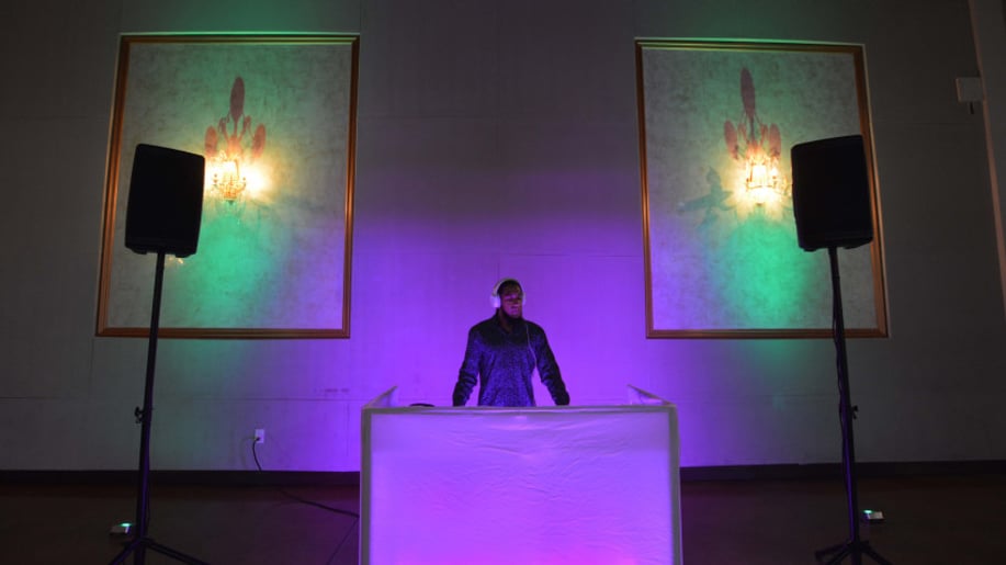 Gallery photo 9 of DJ Breakaway
