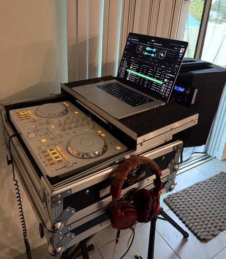 Gallery photo 7 of DJ Breazy