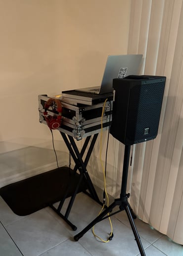 Gallery photo 8 of DJ Breazy