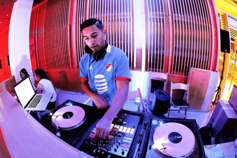 Gallery photo 1 of DJ BUSY B