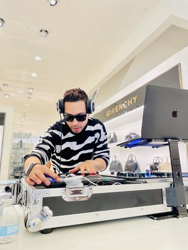 Gallery photo 2 of DJ BUSY B