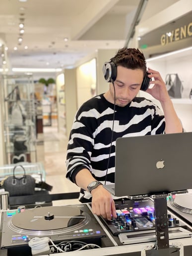 Gallery photo 3 of DJ BUSY B