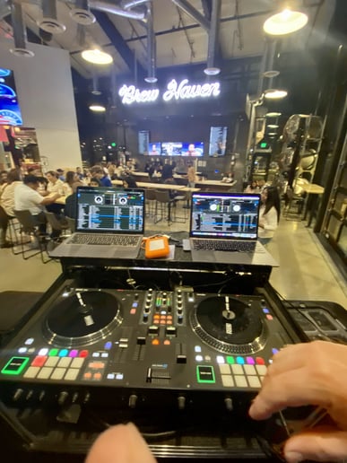 Gallery photo 6 of Dj B'well