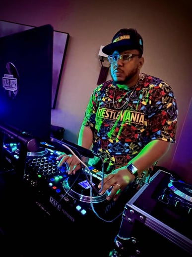Gallery photo 1 of DJ Calex