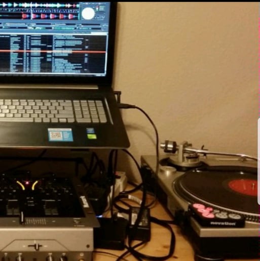 Gallery photo 4 of DJ Carlos Vaz