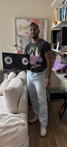 Gallery photo 15 of DJ Catur