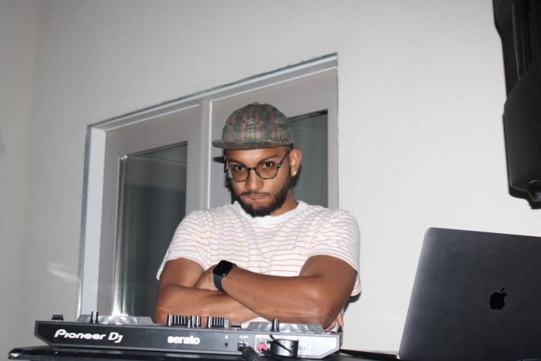 Gallery photo 20 of DJ Catur