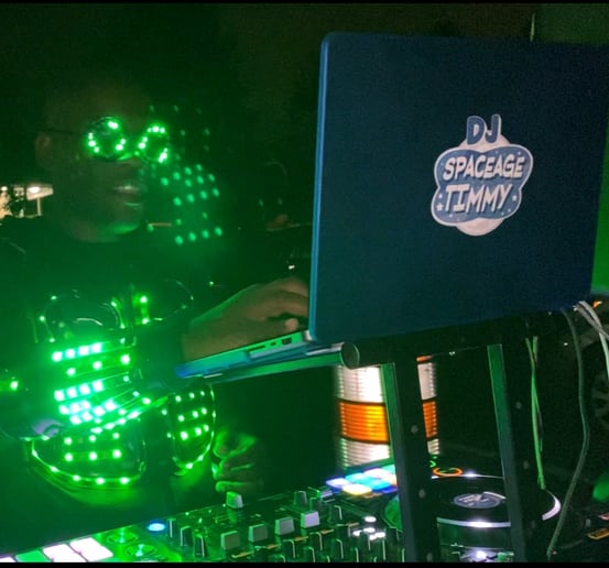 Gallery photo 4 of SpaceAge Timmy Entertainment