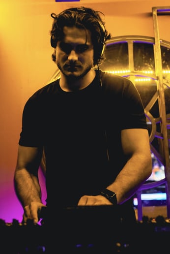 Gallery photo 2 of Dj Chenvinzo