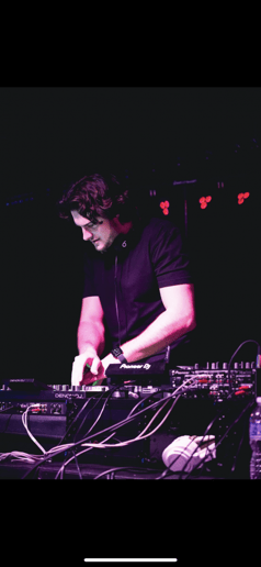 Gallery photo 4 of Dj Chenvinzo