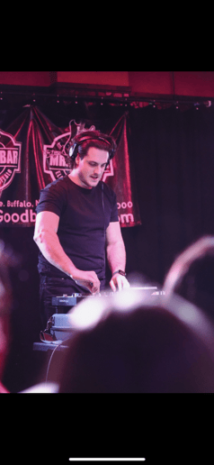 Gallery photo 5 of Dj Chenvinzo