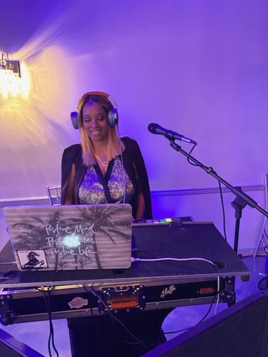 Gallery photo 5 of Dj Cherie' Amour
