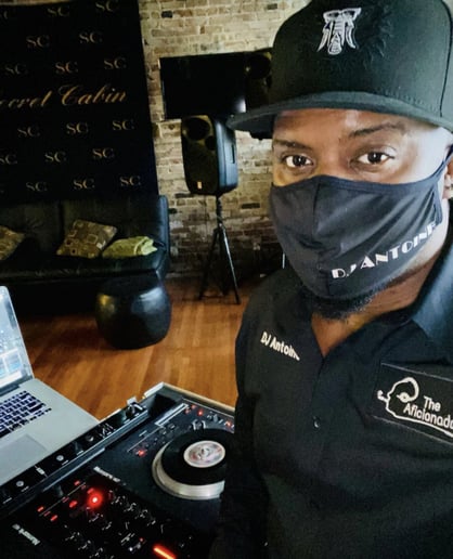 Gallery photo 6 of Dj