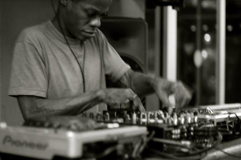 Gallery photo 4 of DJ Chilly