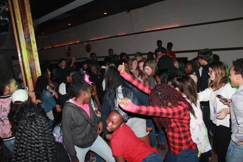 Gallery photo 1 of DJ Chuck Anthanio Interactive Mobile Entertainment