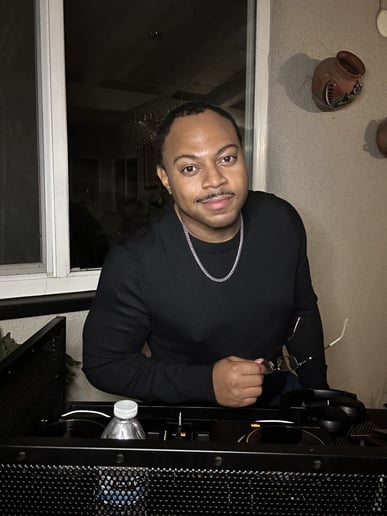 Gallery photo 1 of Dj Chuckiee