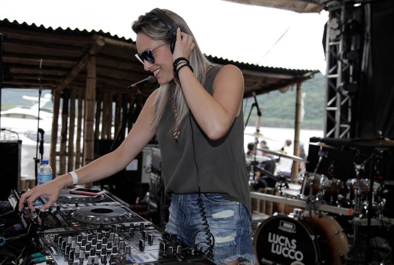 Gallery photo 5 of DJ Cla Pessoa