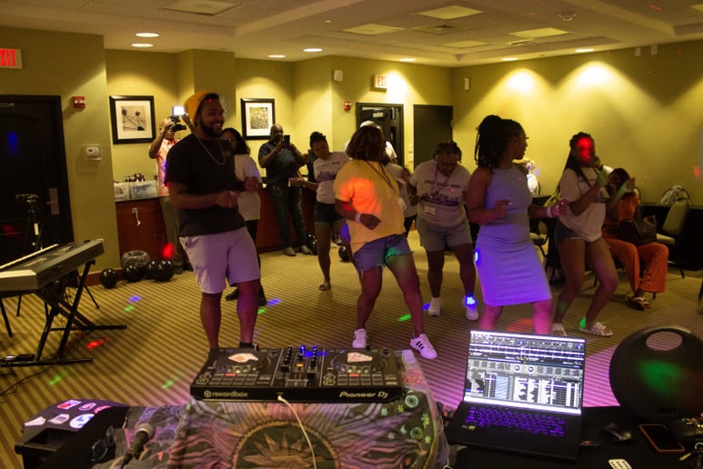 Gallery photo 7 of DJ Clutch