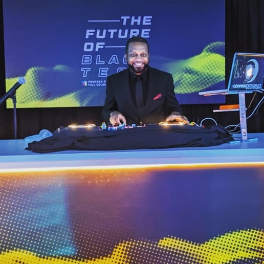 Gallery photo 4 of DJ Commish