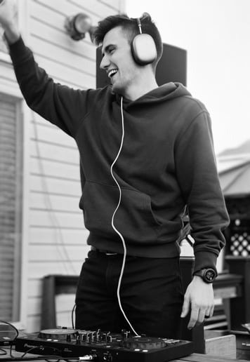 Gallery photo 3 of DJ Cre