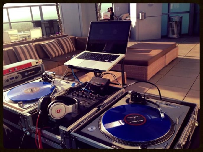 Gallery photo 3 of DJ Criss Beatz