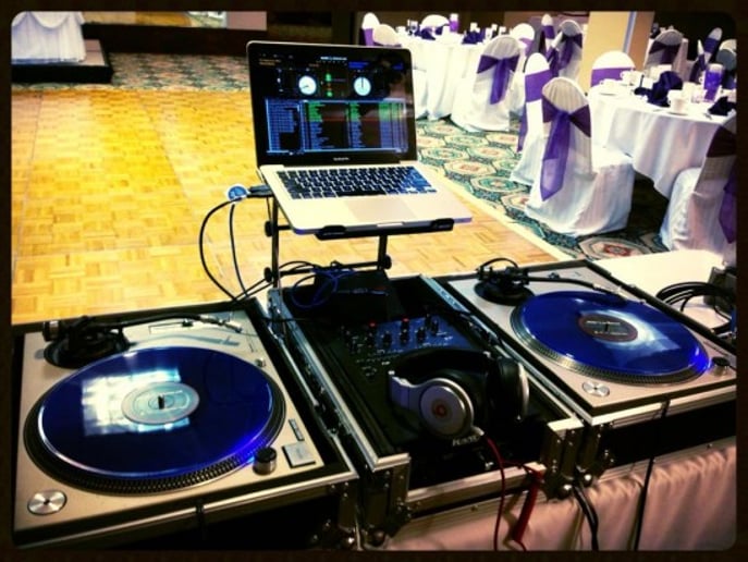 Gallery photo 1 of DJ Criss Beatz