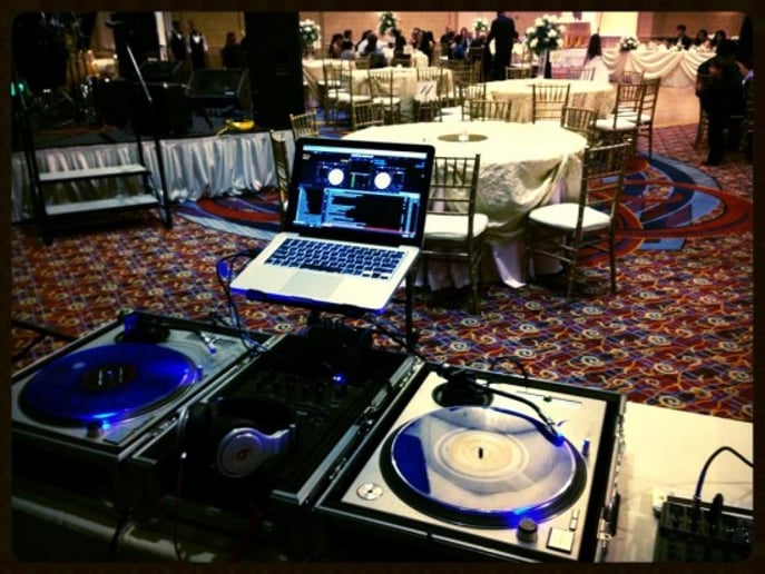 Gallery photo 5 of DJ Criss Beatz