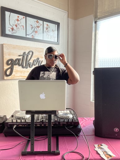 Gallery photo 8 of DJ Cyn