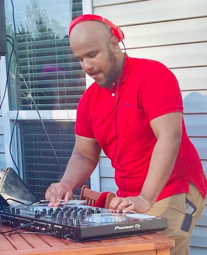 Gallery photo 1 of Dj D-red