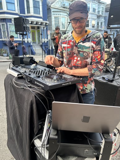 Gallery photo 2 of DJ Dan Flowmatic