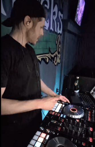 Gallery photo 7 of DJ Cudes