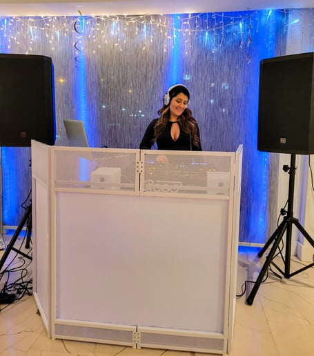 Gallery photo 1 of DJ Daya