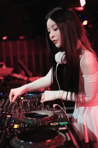 Gallery photo 3 of Paris Wu Music