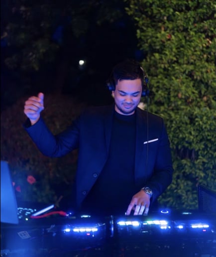 Gallery photo 7 of DJ Devere / Gold Standard Events