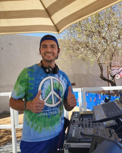 Gallery photo 1 of DJ Devil Dog