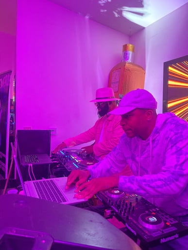 Gallery photo 2 of DJ Dexstarity