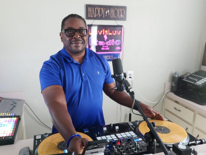 Gallery photo 1 of DJ DFred | LuvIsLuv Radio