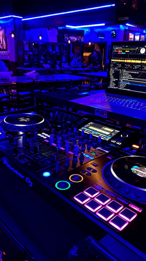 Gallery photo 6 of DJ Diamond