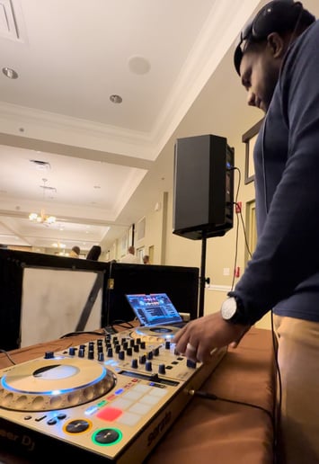 Gallery photo 1 of DJ Diege